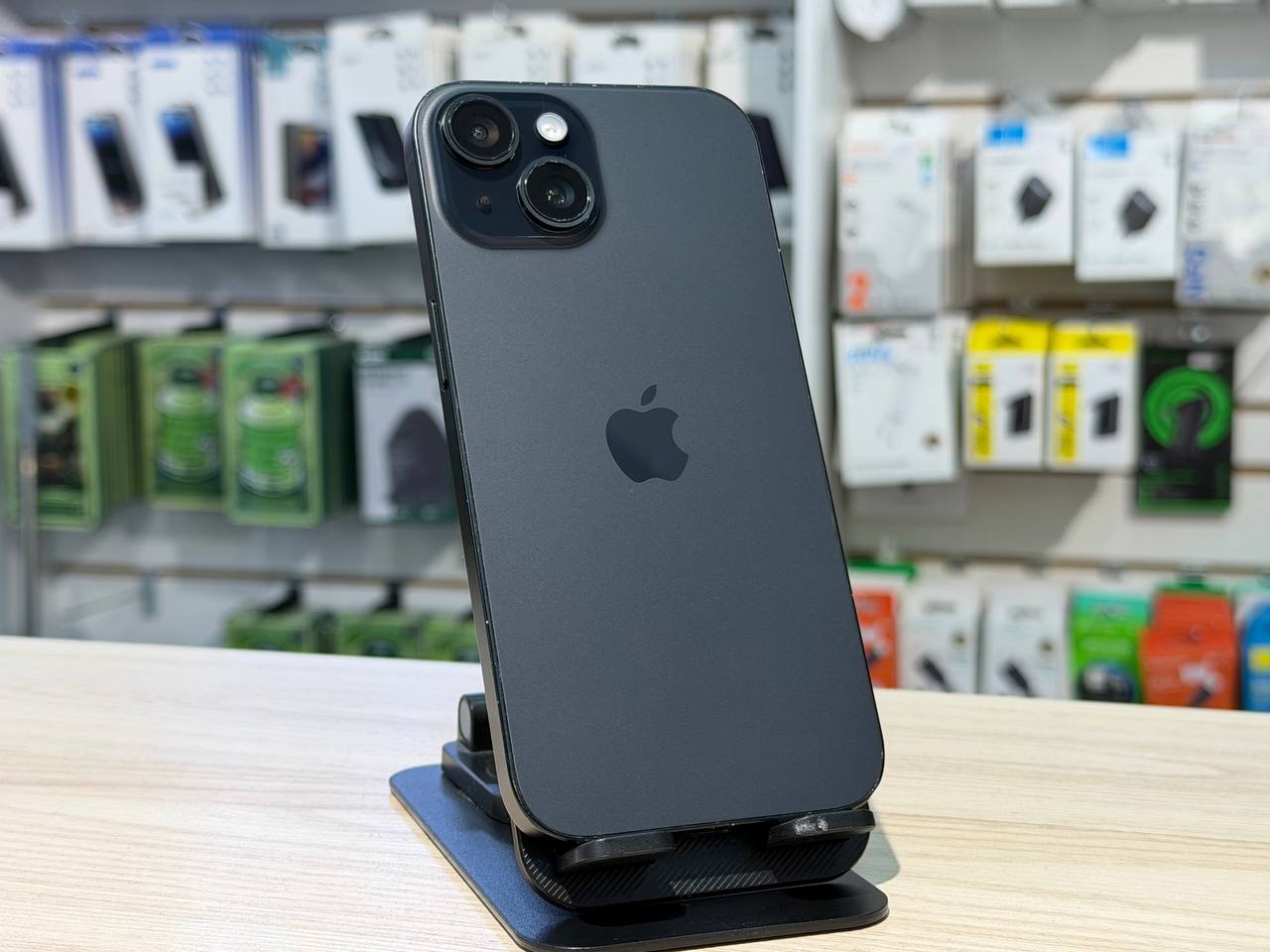 iPhone 15 Black 256GB (Б/У)